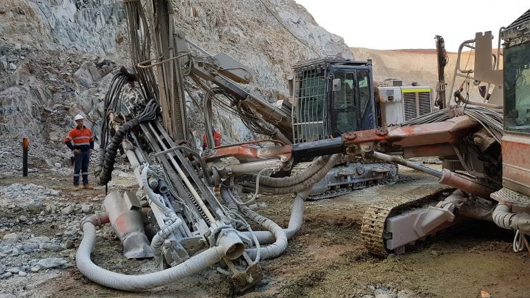 Failure of welds on drill rig’s boom clevis plate (locating tab/plate) results in boom and mast falling.